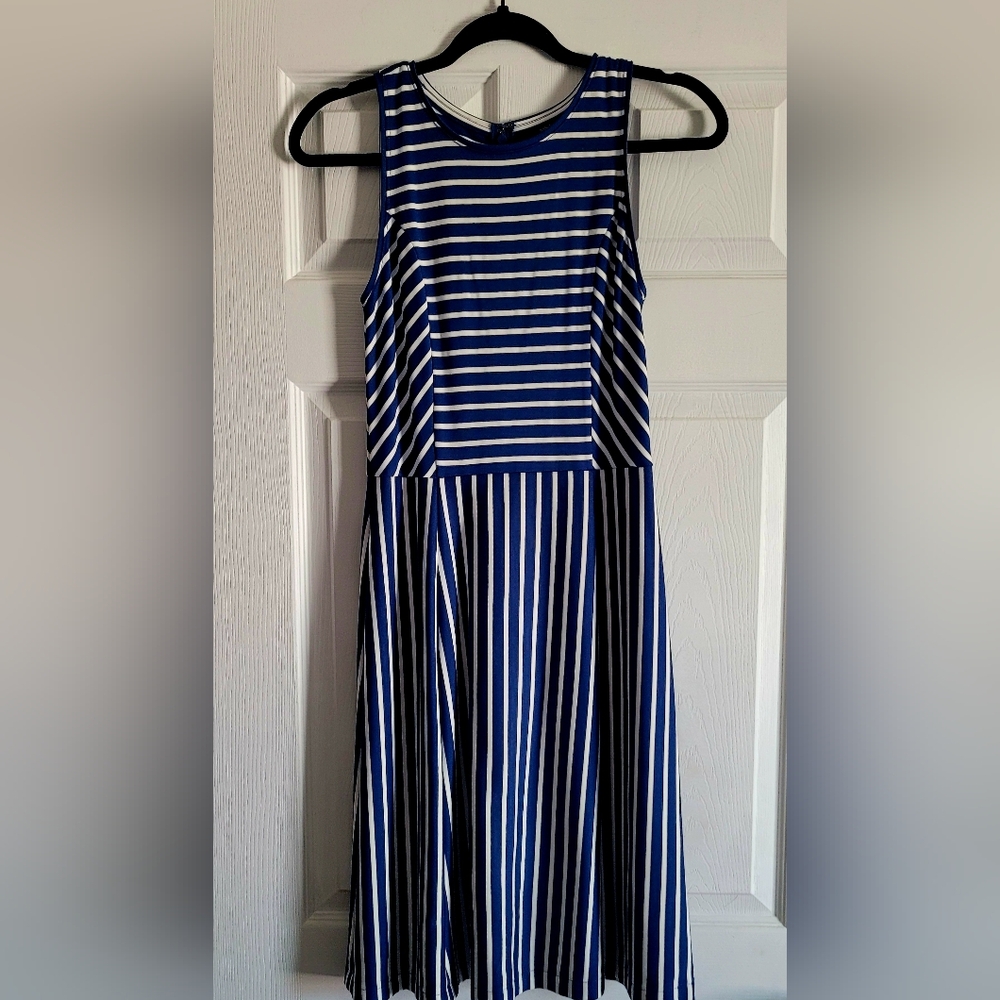 🚨 SALE! Banana Republic Sleeveless Dress